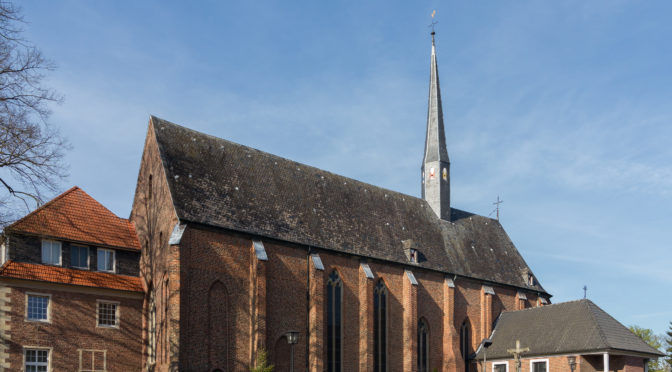 Gymnasium und Kloster auf dem Burloer Weihnachtsmarkt