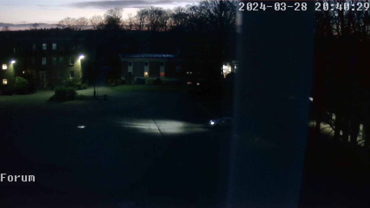 Webcam Schulhof 19:40