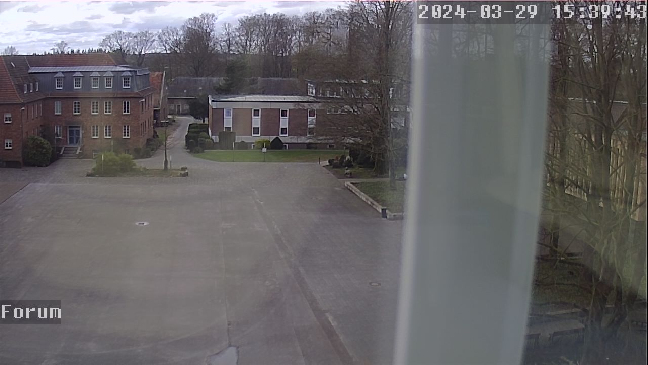 Webcam Schulhof 14:39