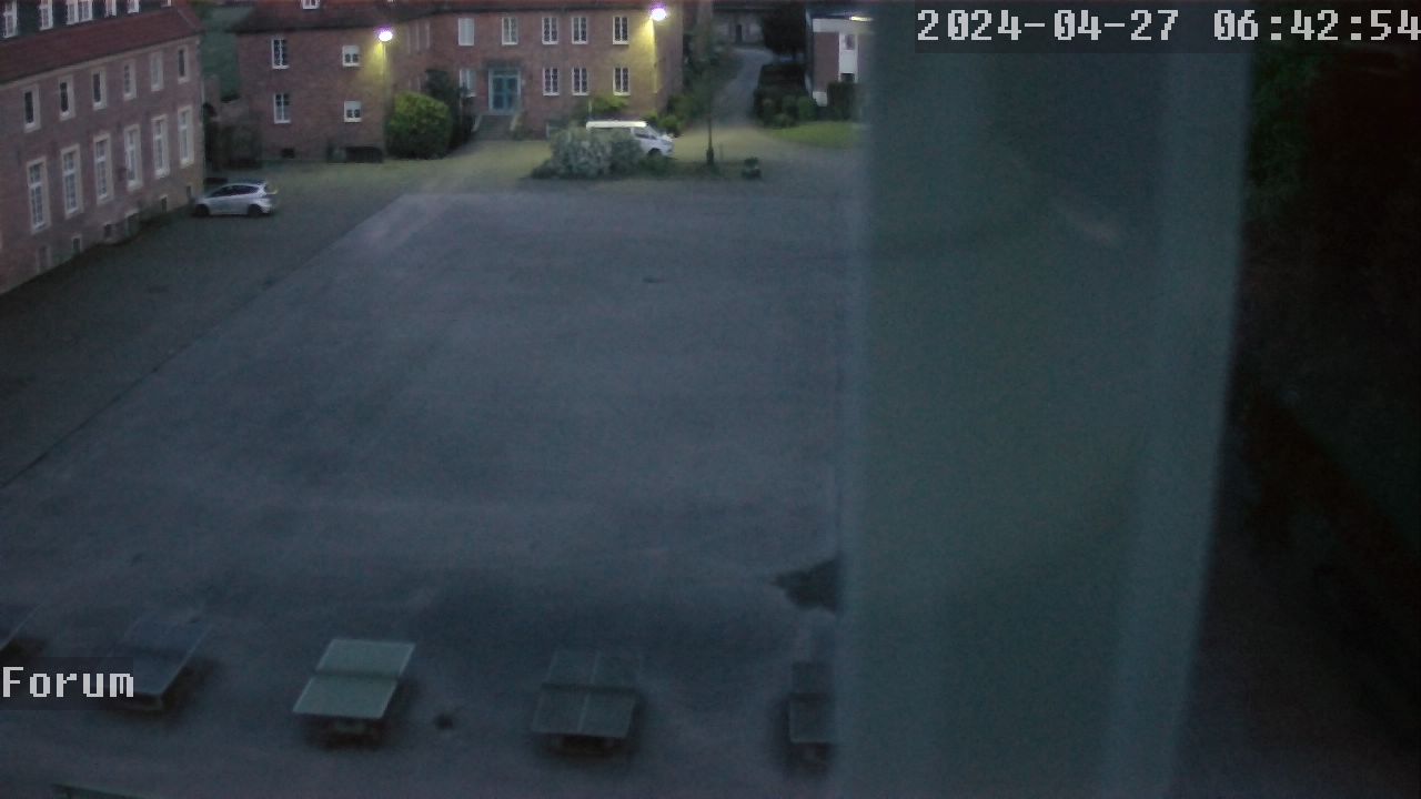 Webcam Schulhof 05:42