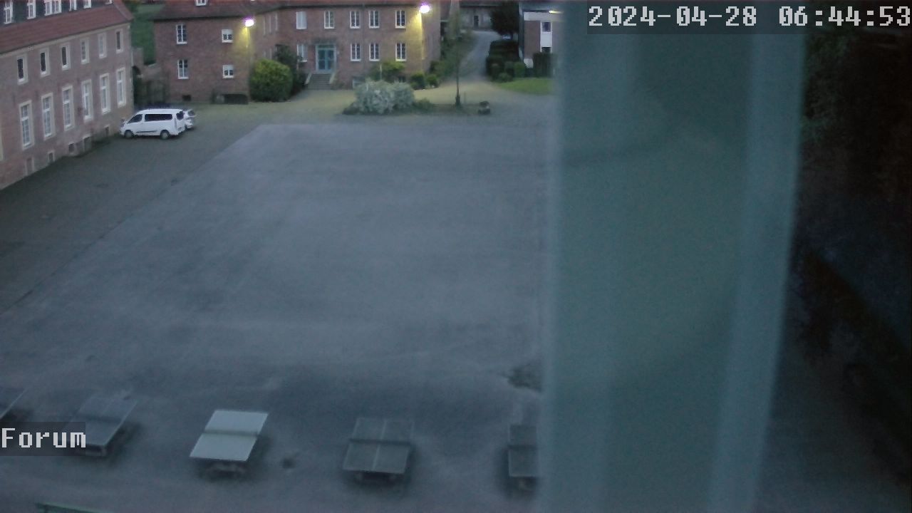 Webcam Schulhof 05:44