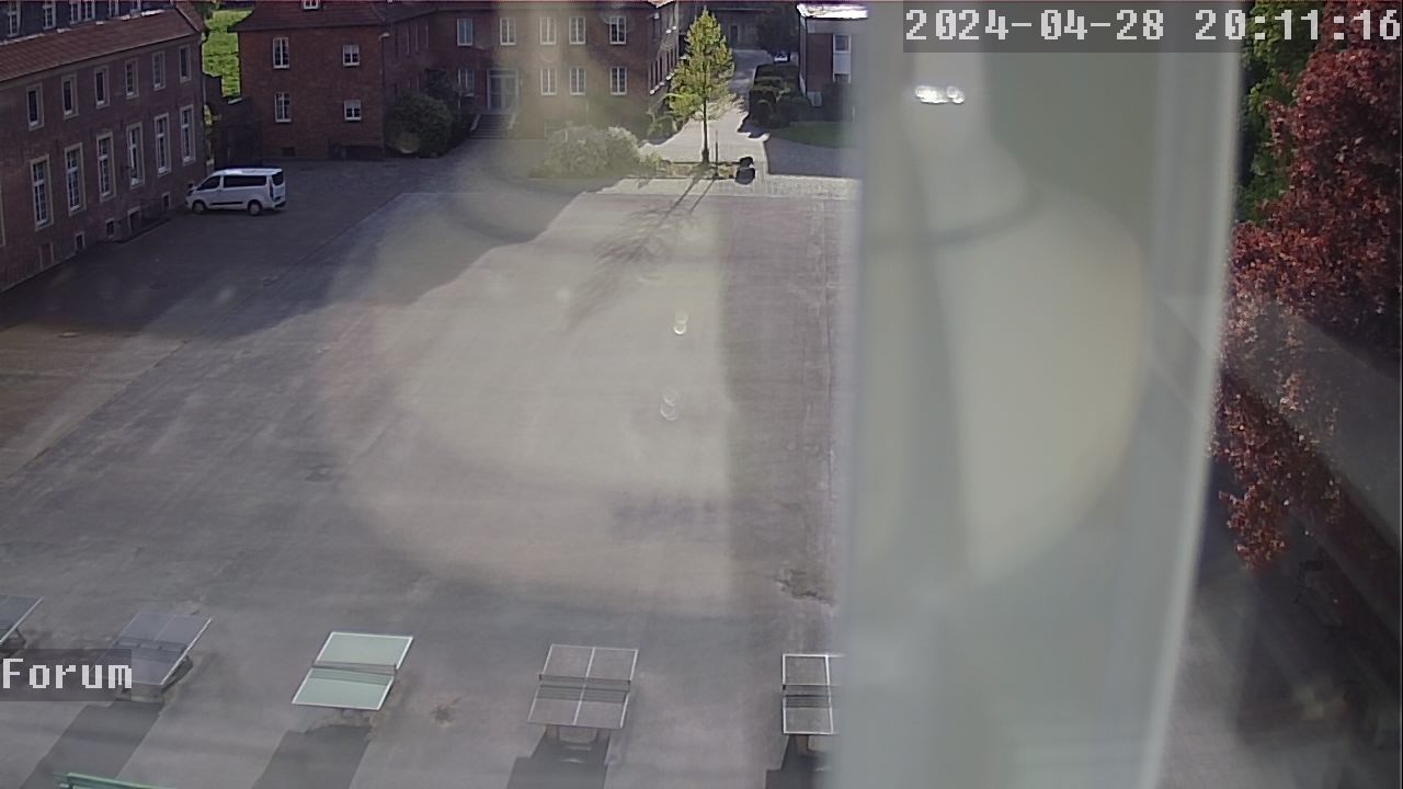 Webcam Schulhof 19:11