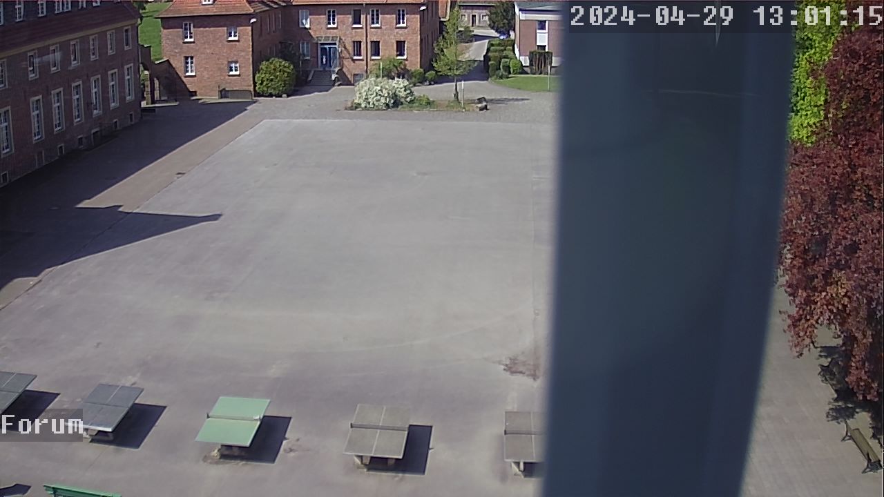 Webcam Schulhof 12:01