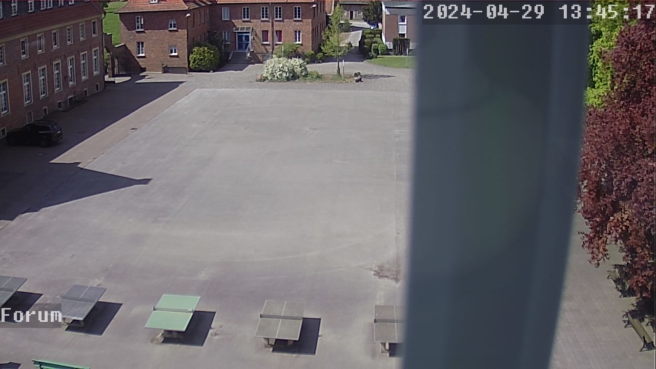 Webcam Schulhof 12:45