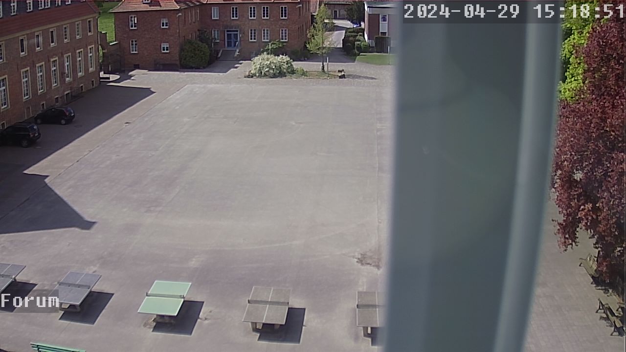 Webcam Schulhof 14:18