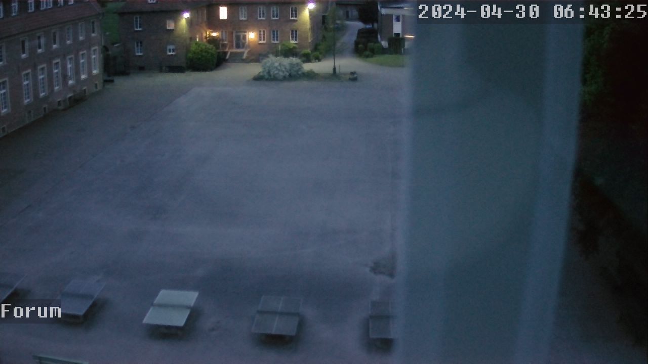 Webcam Schulhof 05:43