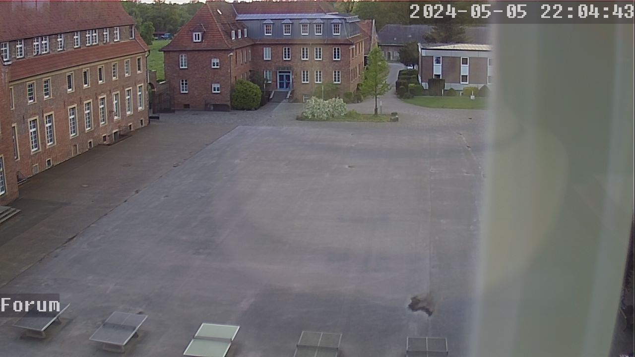 Webcam Schulhof 21:04