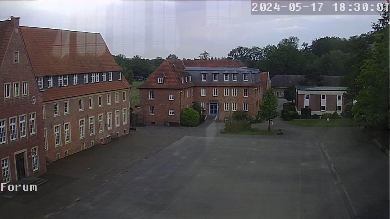 Webcam Schulhof 17:30