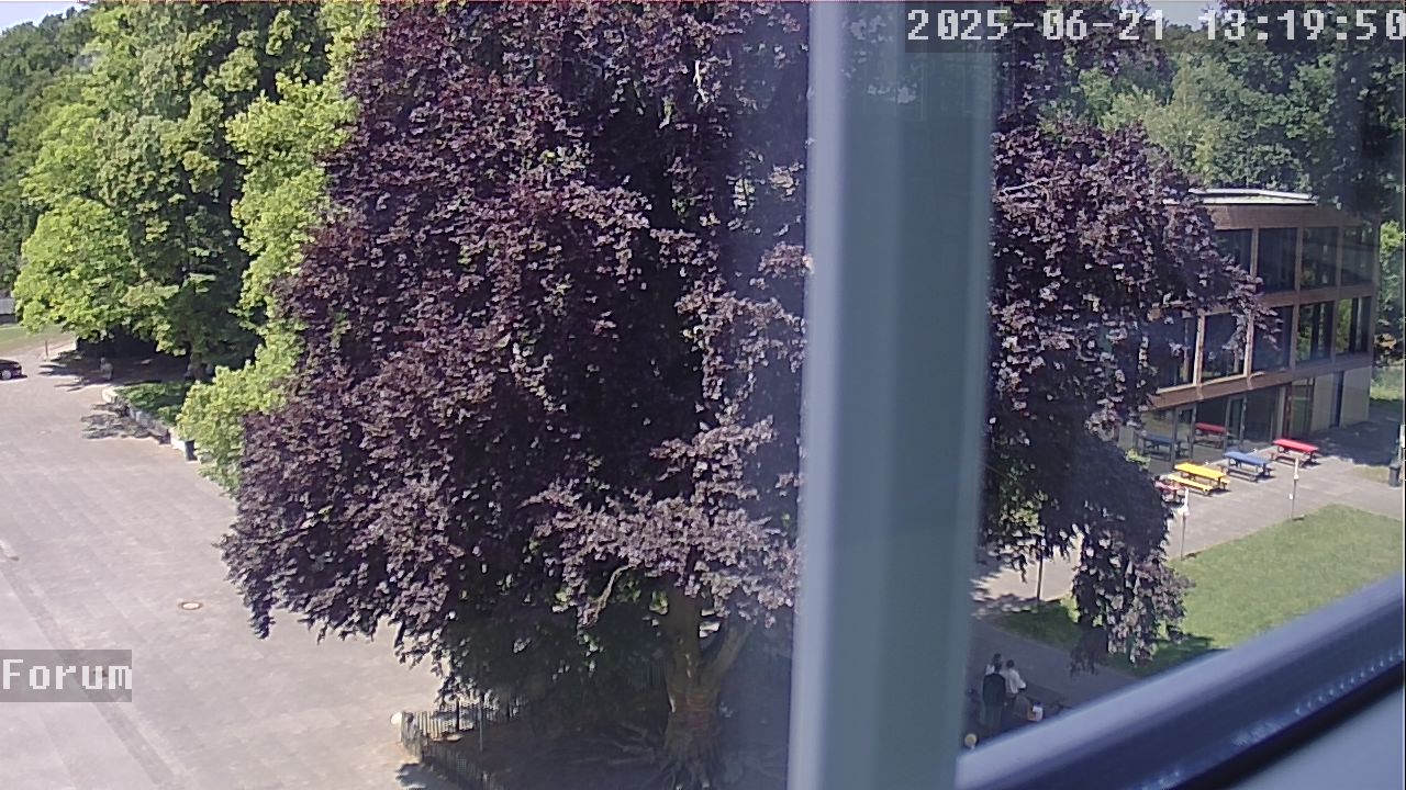 Webcam Schulhof 13:19