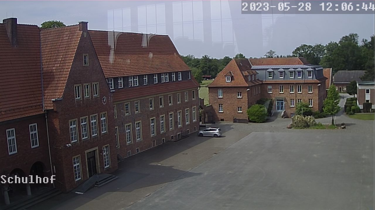 Webcam Schulhof 12:06