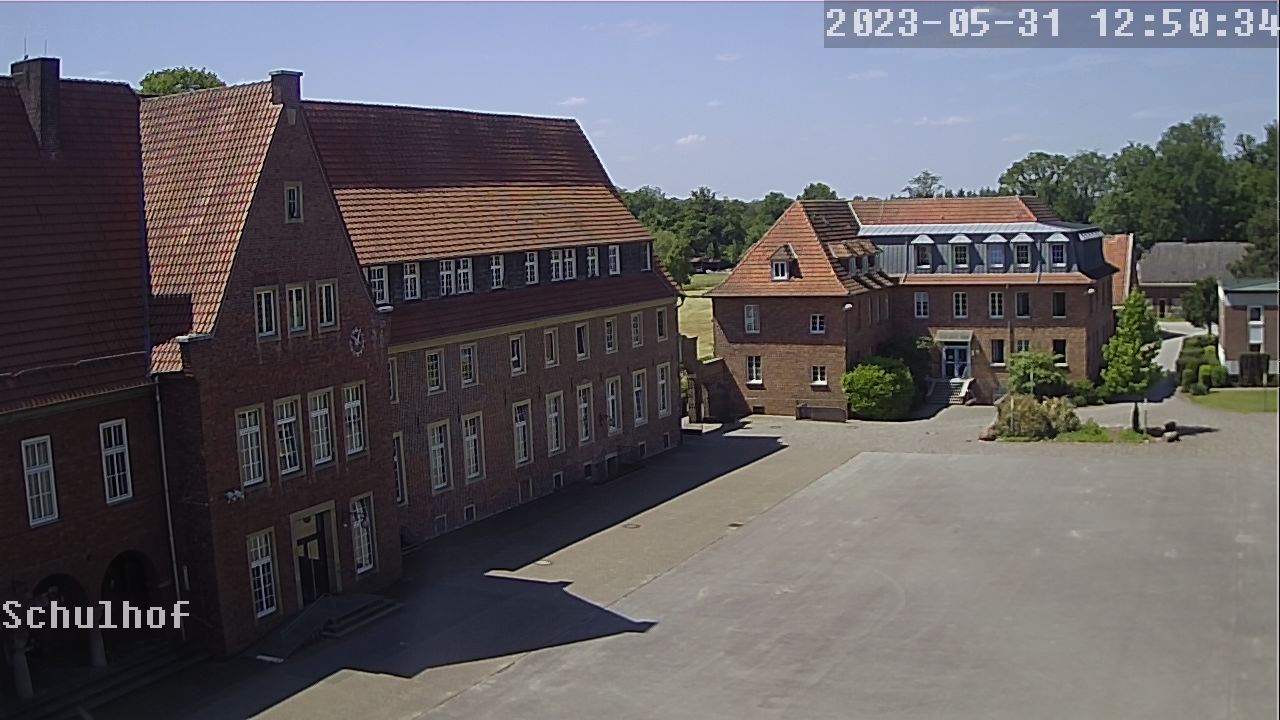 Webcam Schulhof 12:50