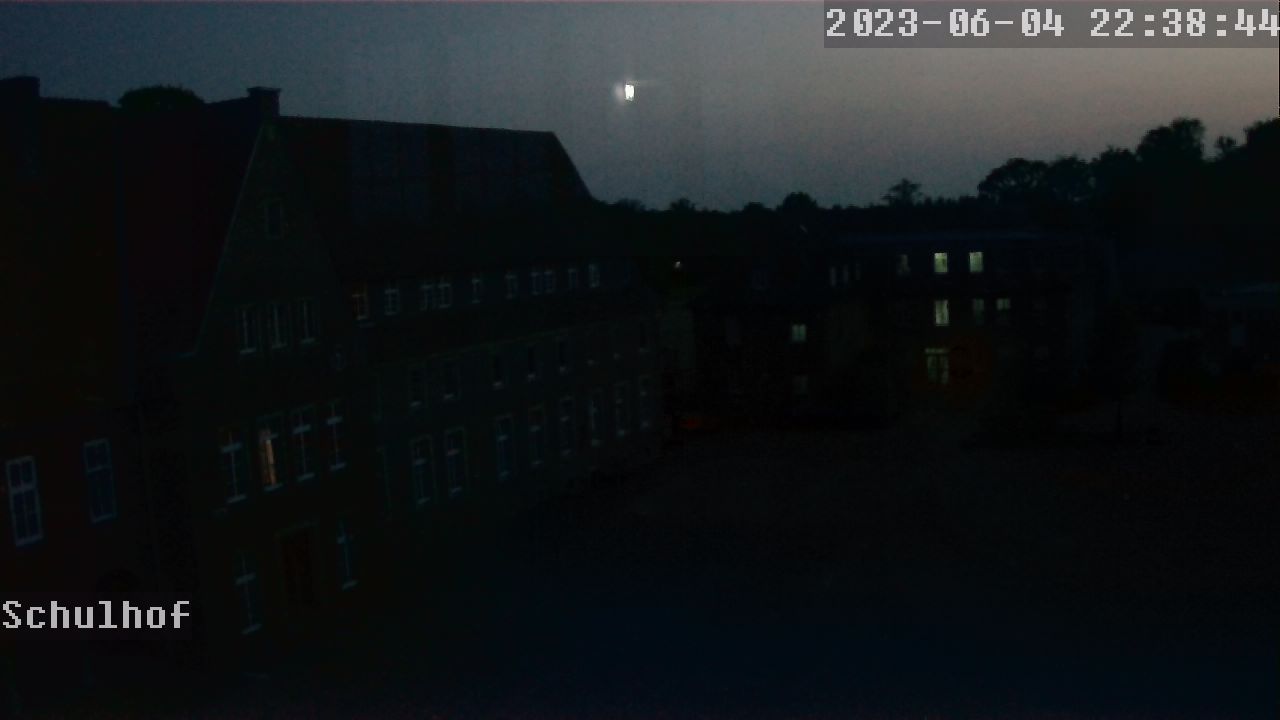 Webcam Schulhof 22:38
