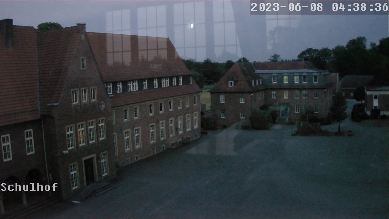 Webcam Schulhof 04:38