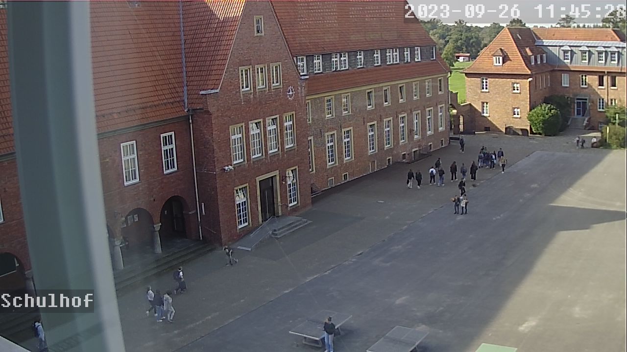 Webcam Schulhof 11:45