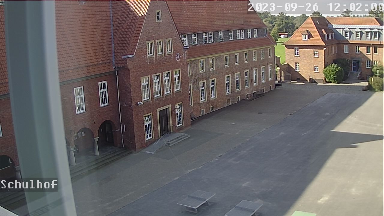 Webcam Schulhof 12:02