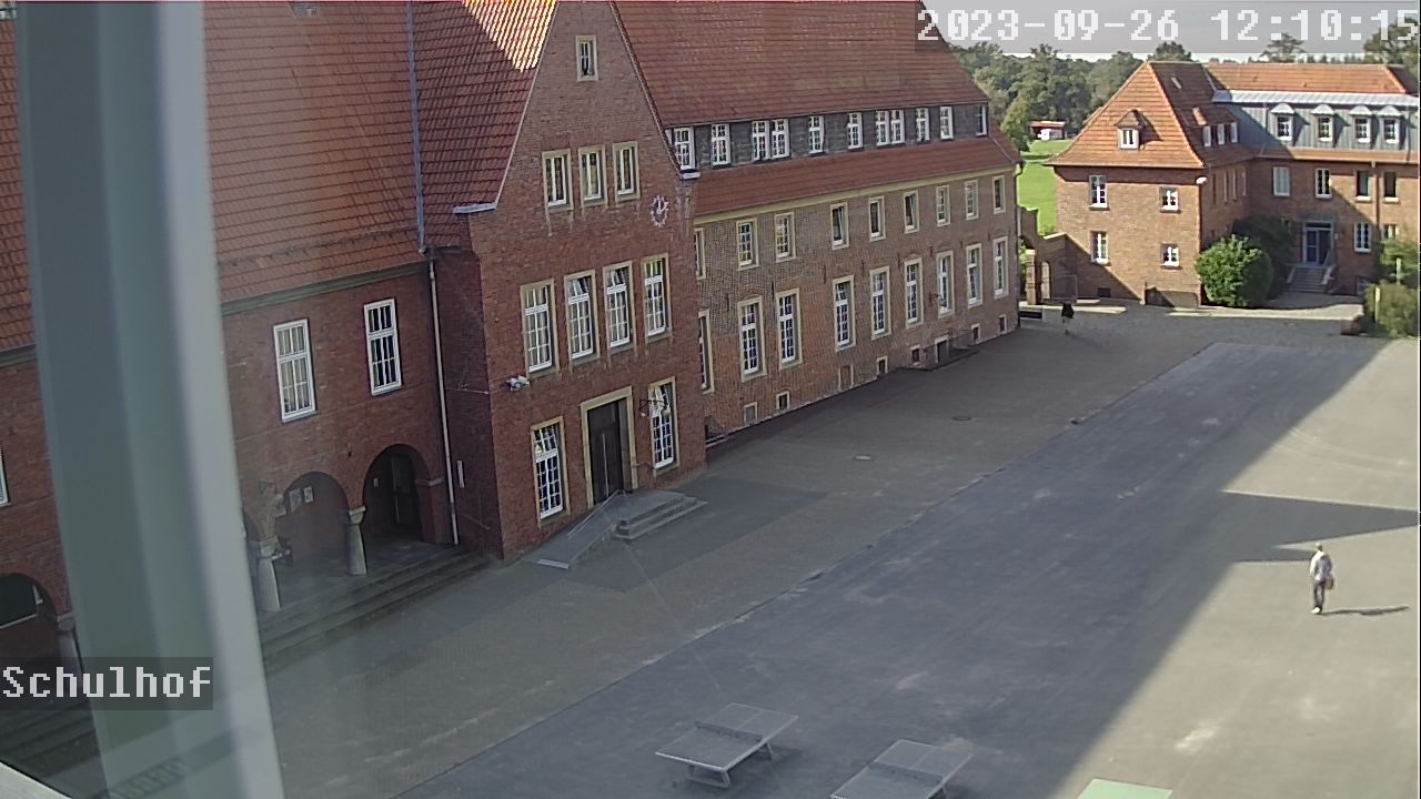 Webcam Schulhof 12:10