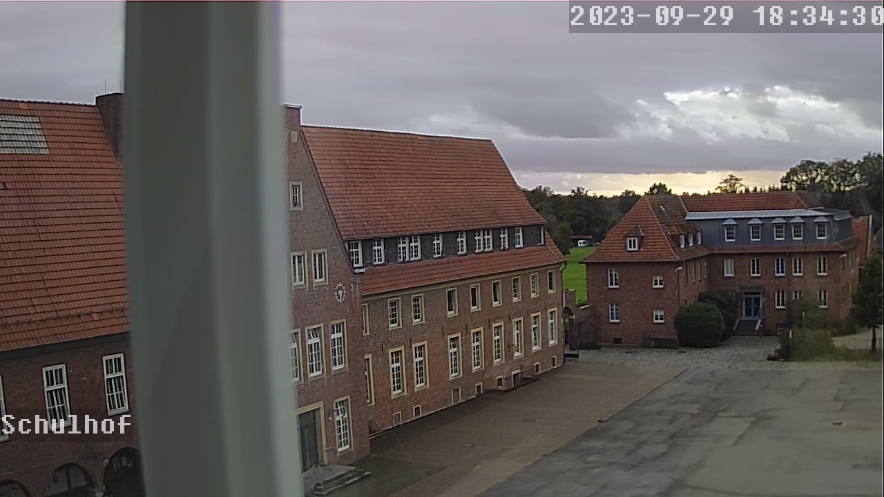 Webcam Schulhof 18:34