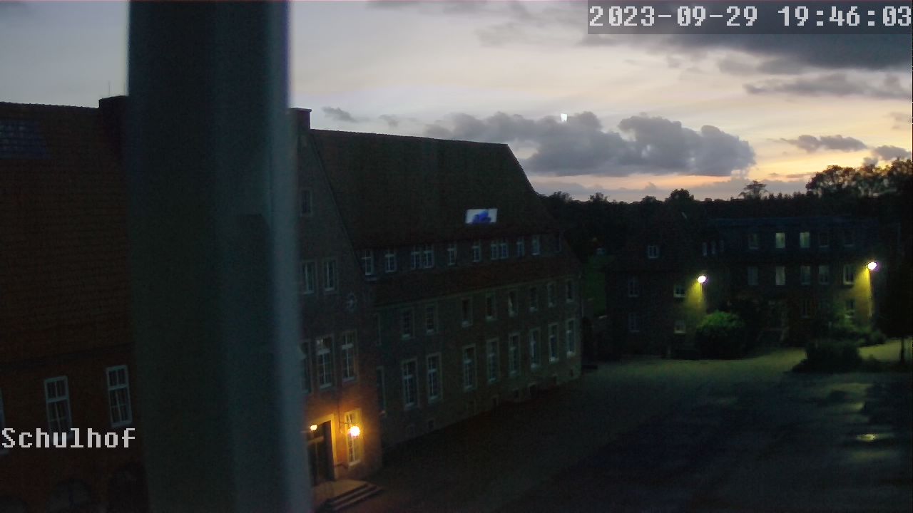 Webcam Schulhof 19:46