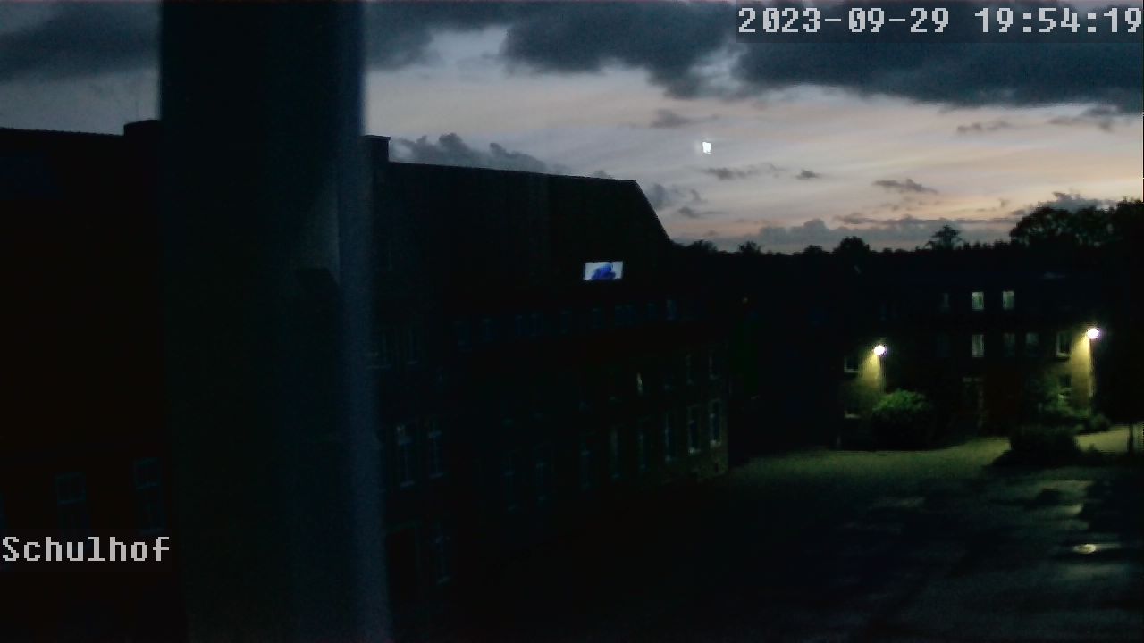 Webcam Schulhof 19:54