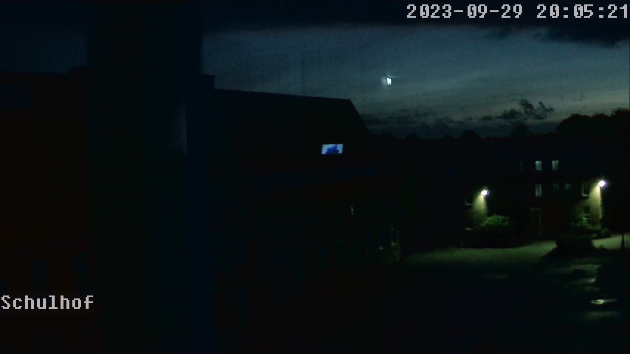 Webcam Schulhof 20:05