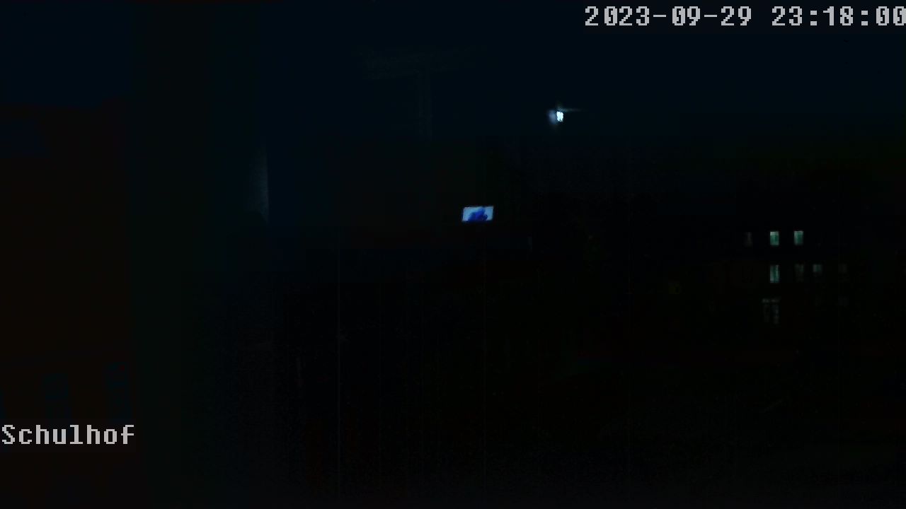Webcam Schulhof 23:18