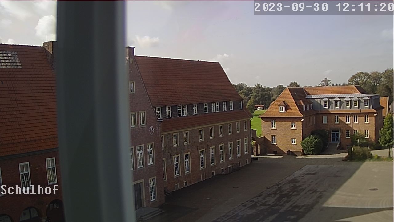 Webcam Schulhof 12:11