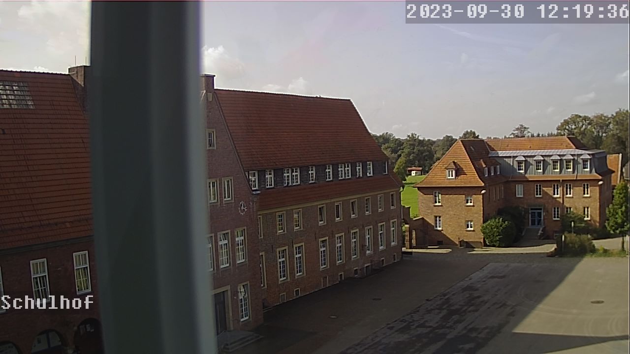 Webcam Schulhof 12:19