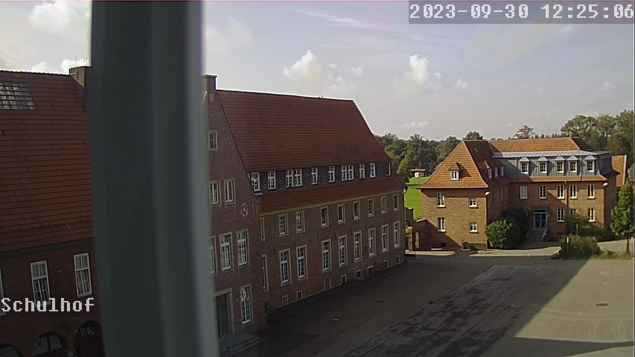 Webcam Schulhof 12:25
