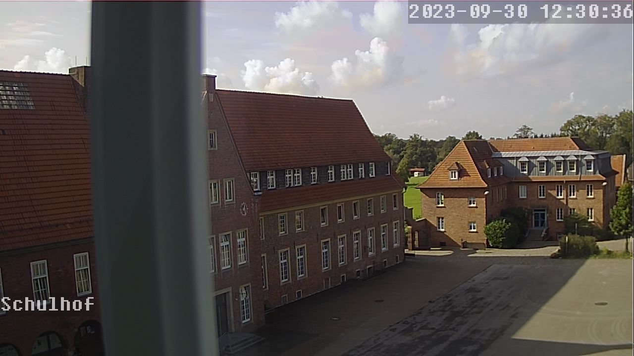 Webcam Schulhof 12:30