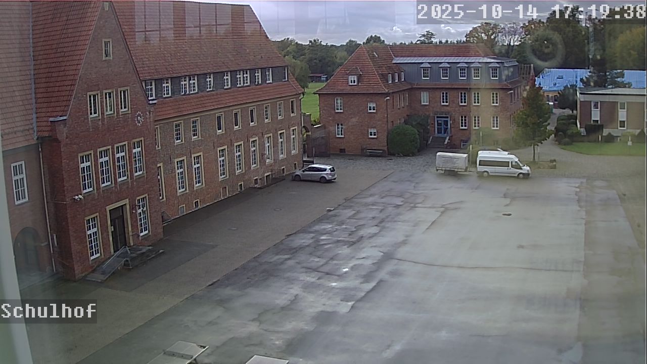 Webcam Schulhof 17:19