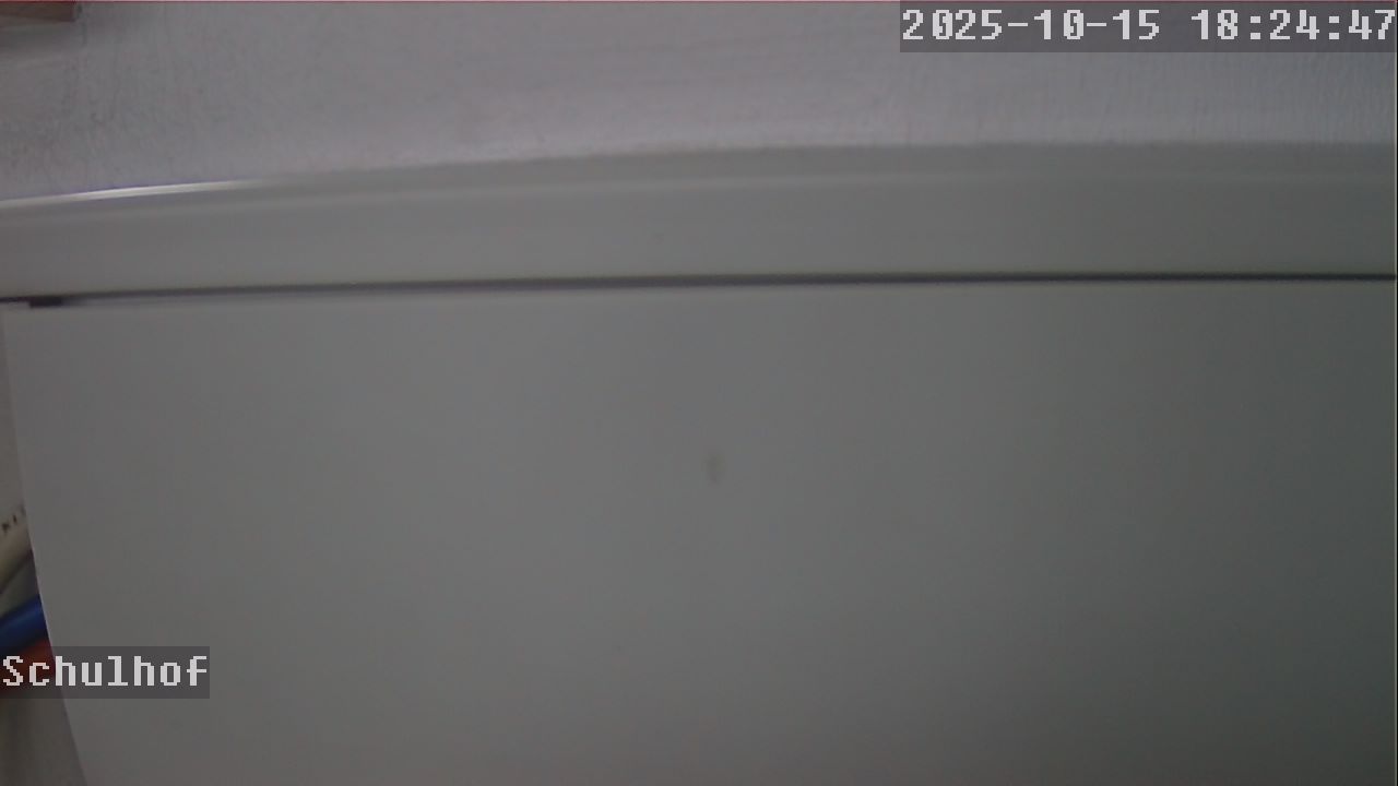 Webcam Schulhof 18:24
