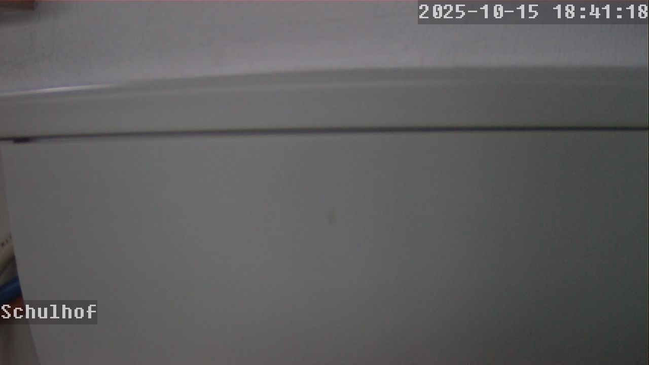 Webcam Schulhof 18:41