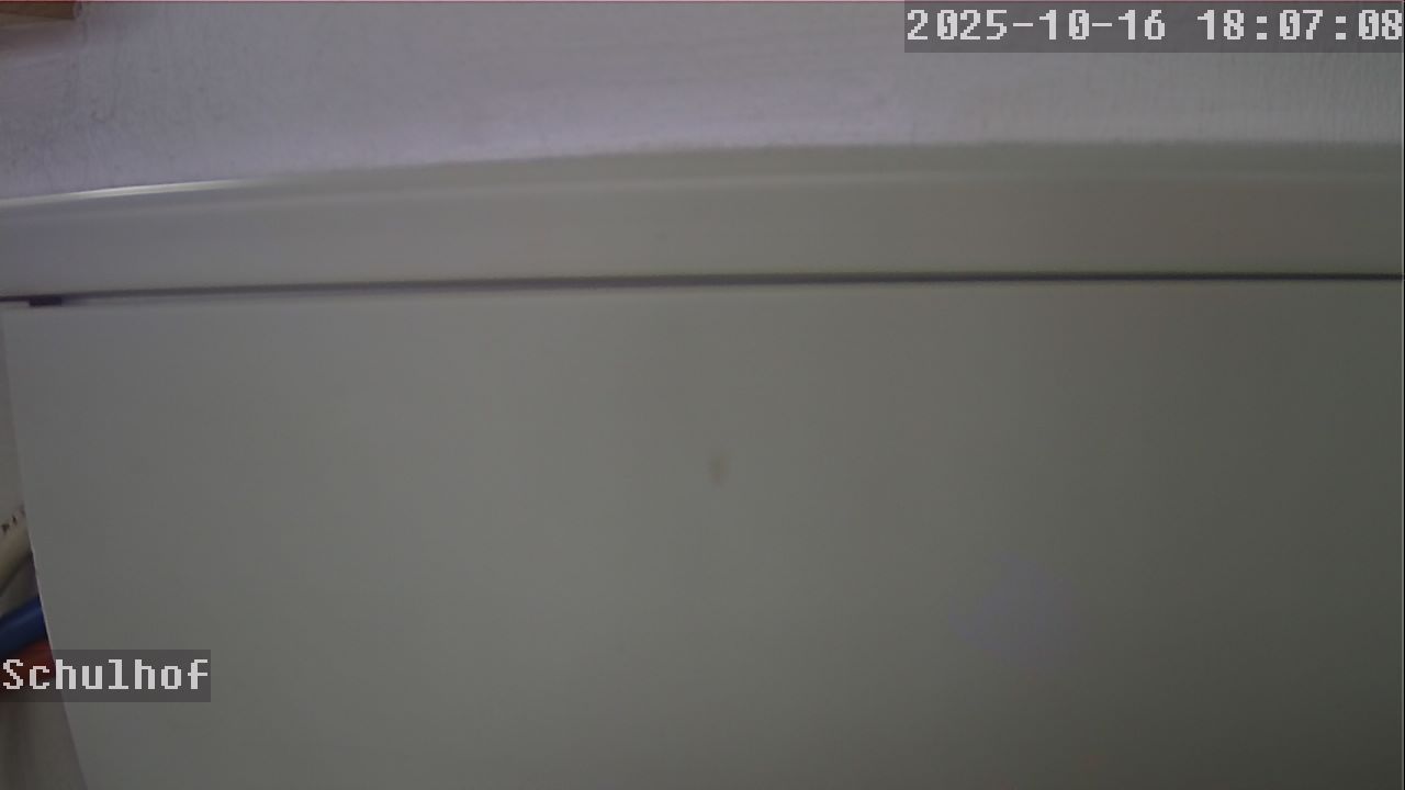 Webcam Schulhof 18:07