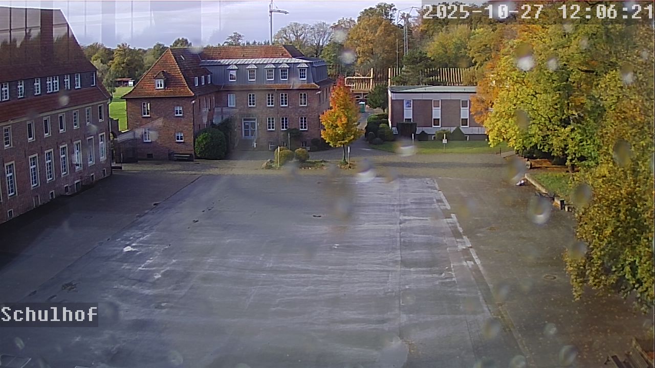 Webcam Schulhof 12:06