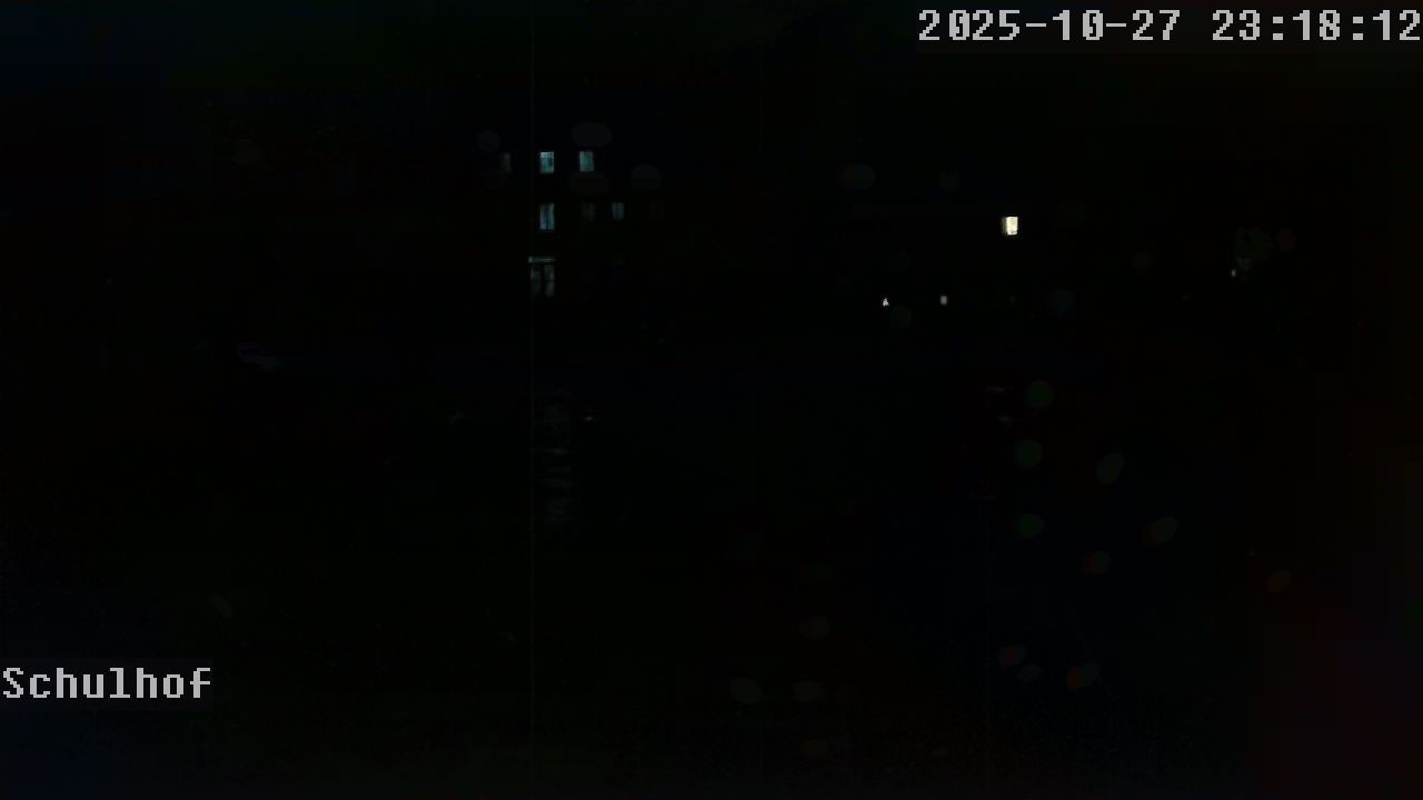 Webcam Schulhof 23:18