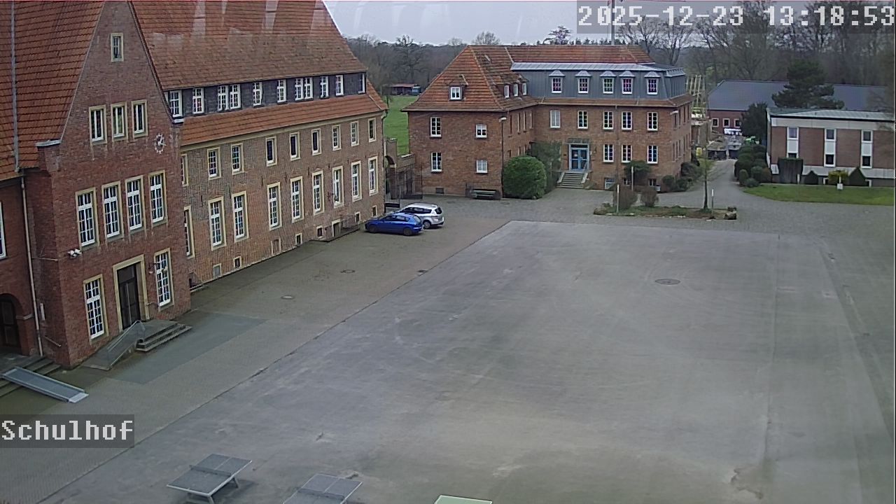 Webcam Schulhof 13:18