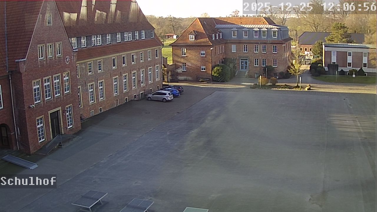 Webcam Schulhof 12:06