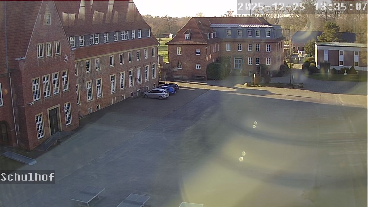 Webcam Schulhof 13:35