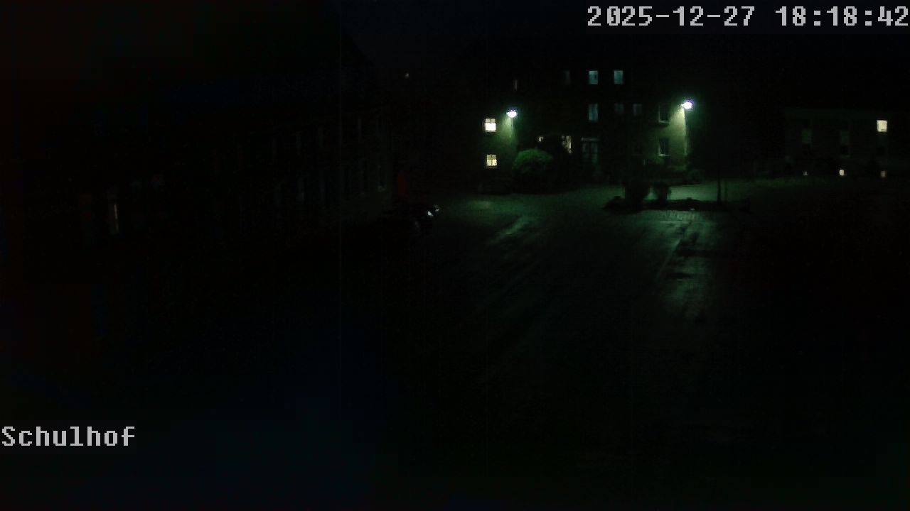 Webcam Schulhof 18:18