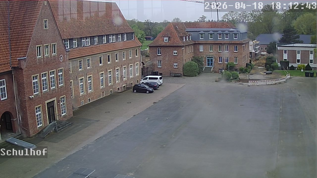 Webcam Schulhof 18:12