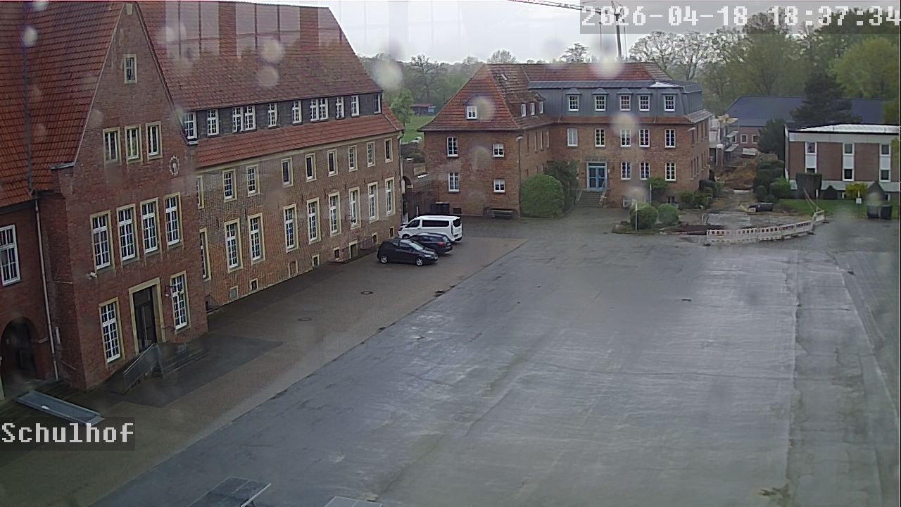 Webcam Schulhof 18:37
