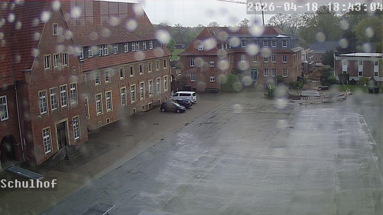 Webcam Schulhof 18:43
