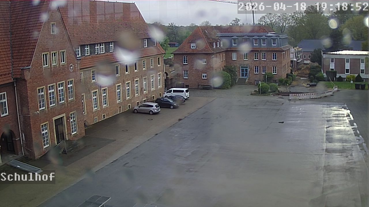 Webcam Schulhof 19:18