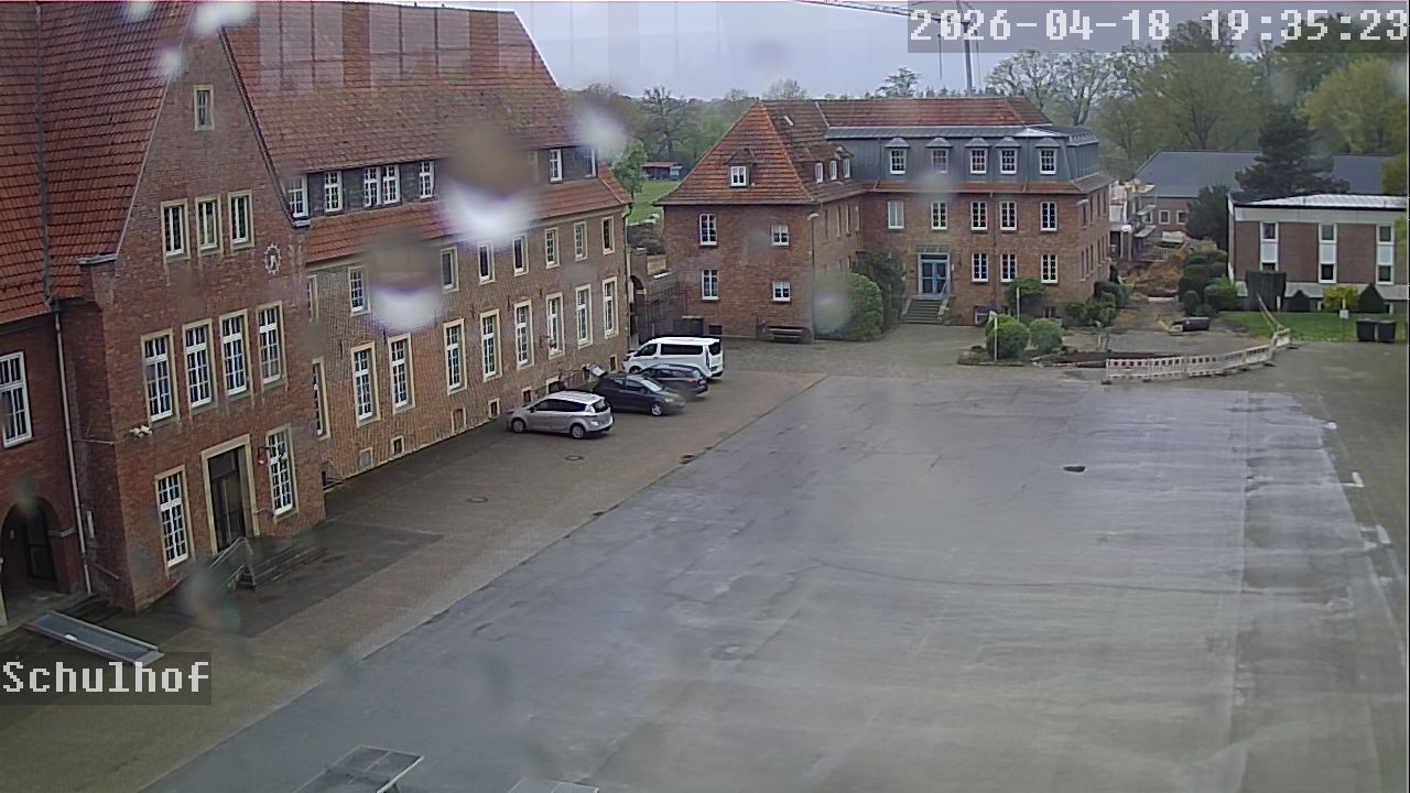 Webcam Schulhof 19:35