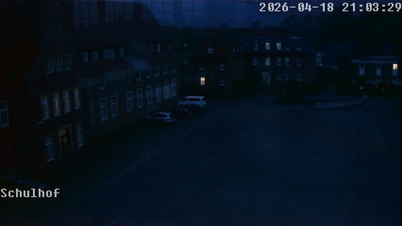 Webcam Schulhof 21:03