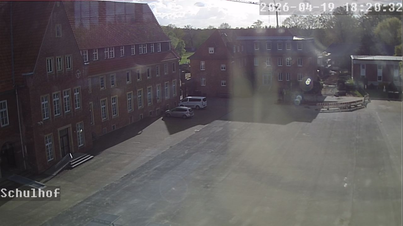 Webcam Schulhof 18:20