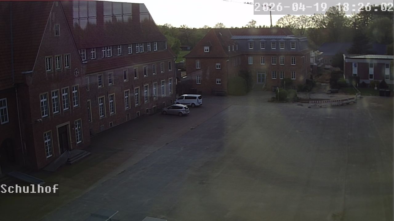 Webcam Schulhof 18:26