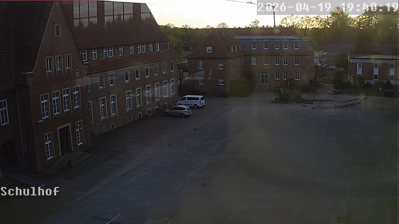 Webcam Schulhof 19:40
