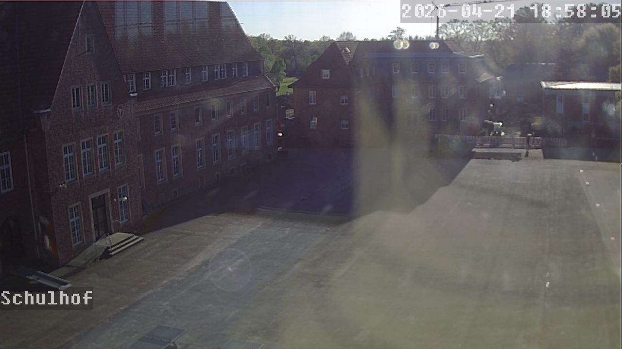 Webcam Schulhof 18:58
