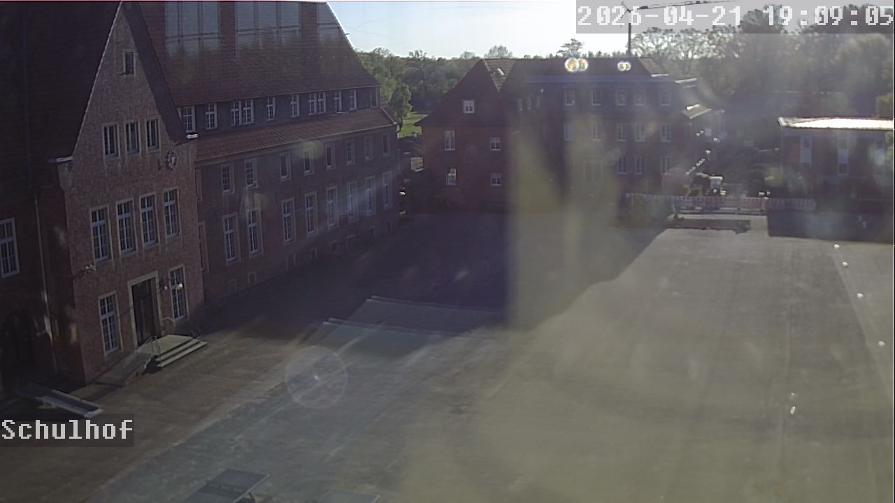 Webcam Schulhof 19:09